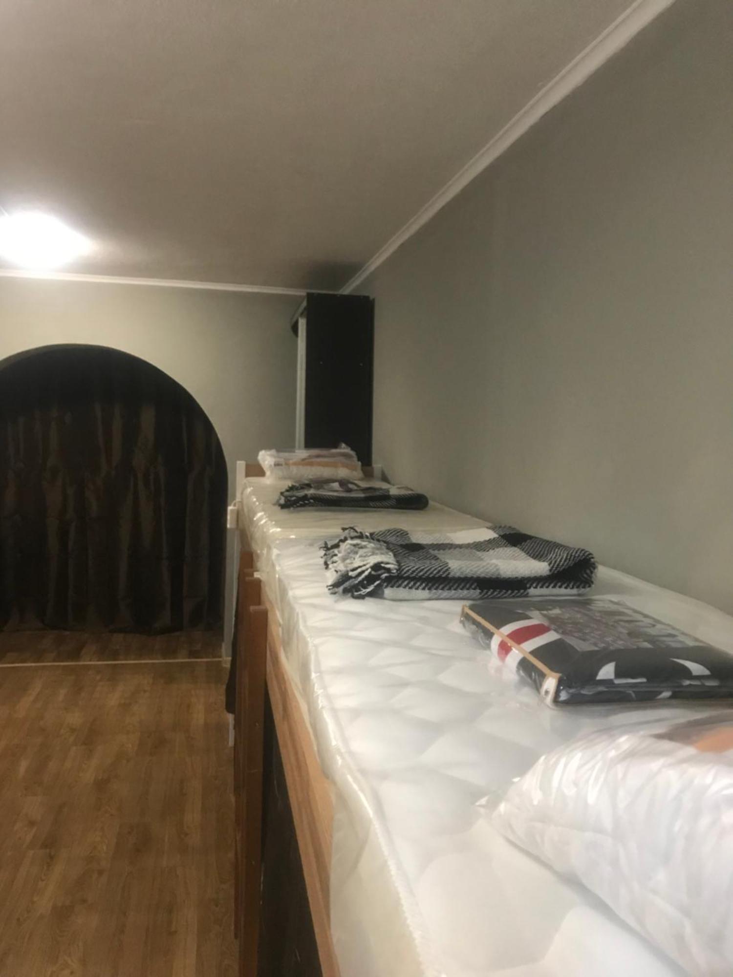 Ararat-Borschagovskaya Hostel Киев Екстериор снимка